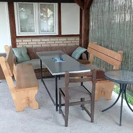 Apartment Ravne Apartman 2 *